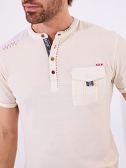Joe Browns Pique Print Chest Pocket Henley T-Shirt - Bild 3 von 5