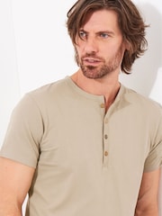 Joe Browns Washed Graphic Print Henley 100% Cotton T-Shirt - Bild 4 von 5