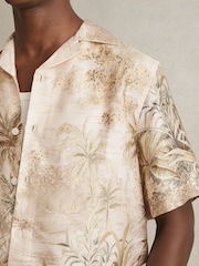 Reiss Soft Sage Green Yoshi Jungle Print Cuban-Collar Shirt - Image 3 of 5