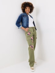 Pantalones cargo de pernera recta con estampado floral de Joe Browns - Imagen 3 de 5
