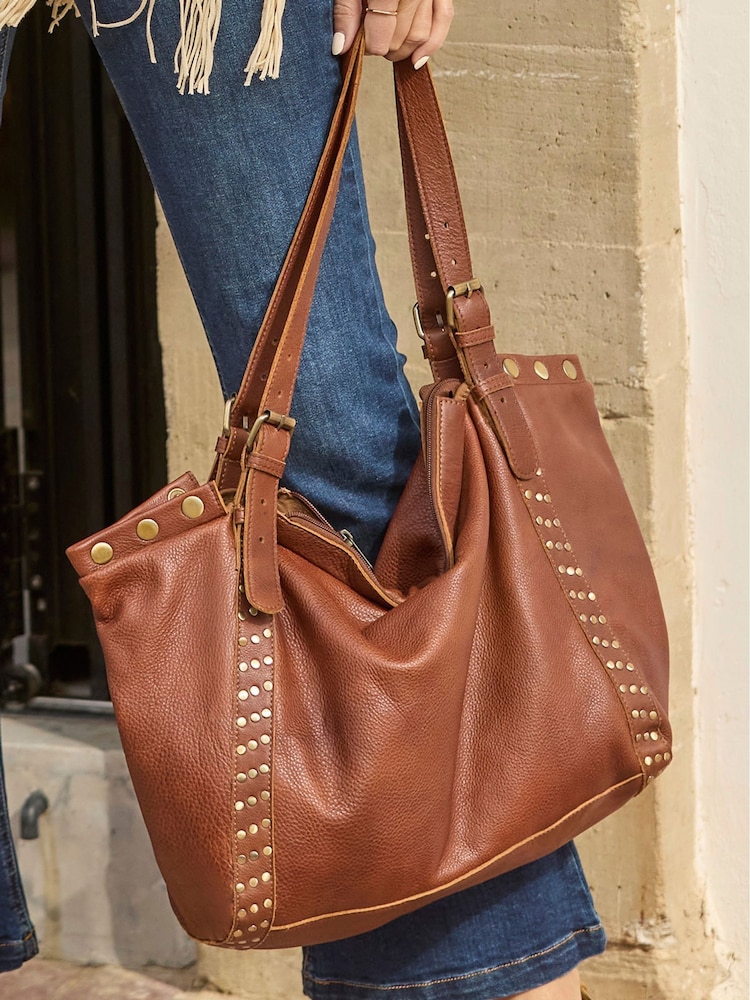 Bolso de cuero lavado con hebillas y tachuelas de Joe Browns - Imagen 6 de 6