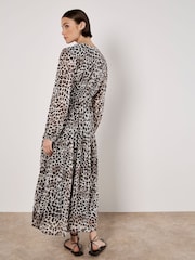 Apricot Natural Leopard Metallic Animal Print Chiffon Midi Dress - Image 3 of 4