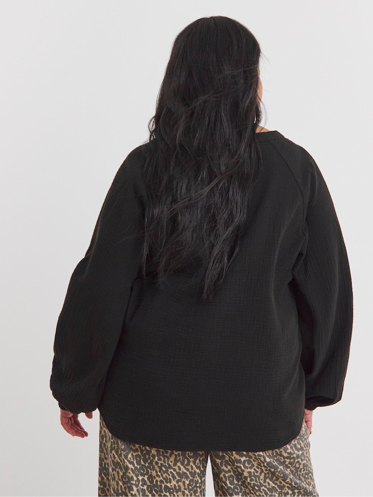 Simply Be Black Cheesecloth Boxy Shirt - Image 2 of 4