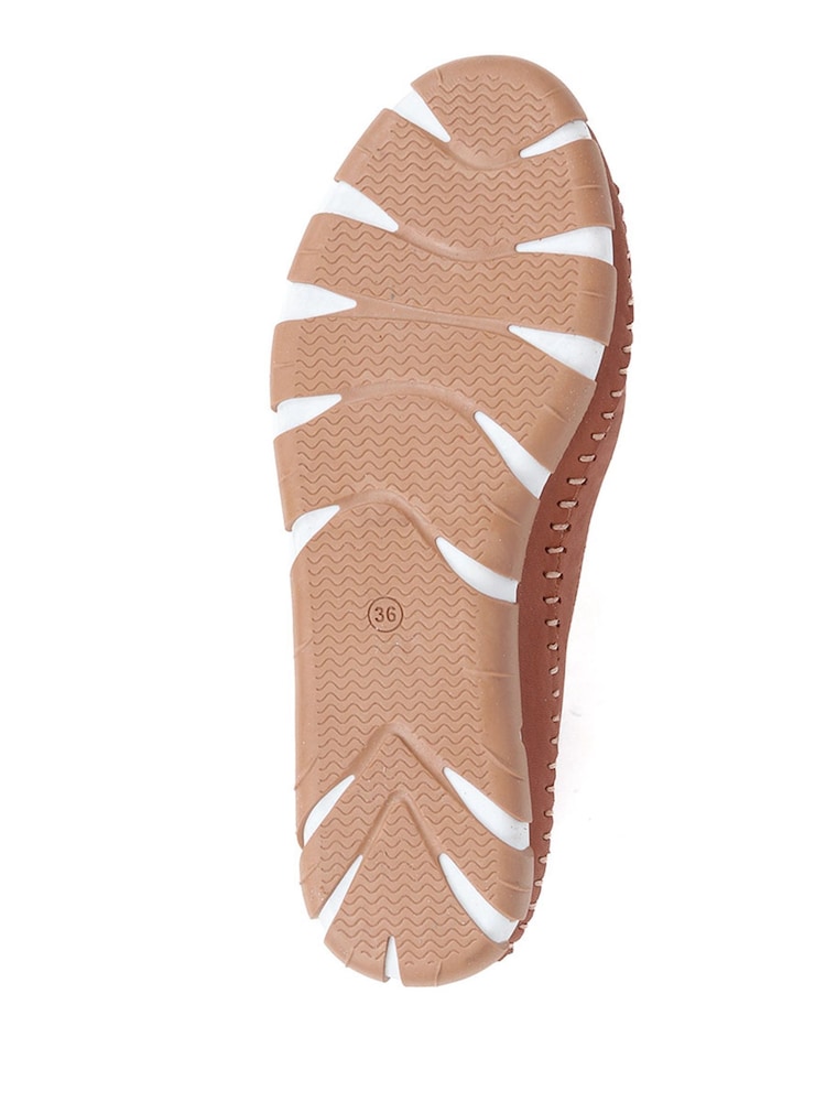 Pavers Tan Slip-Ons Leather Pumps - Image 5 of 5