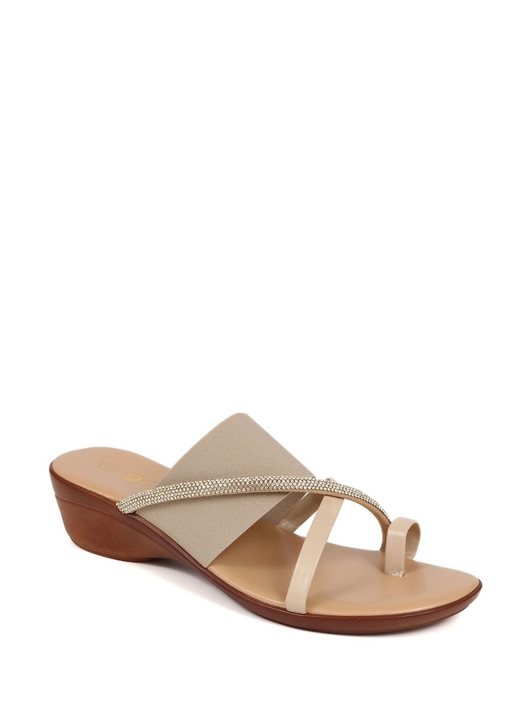 Crema - Pavers Smart Toe Post Sandals - Imagen 2 de 5 Crema - Pavers Smart Toe Post Sandals - Imagen 2 de 5