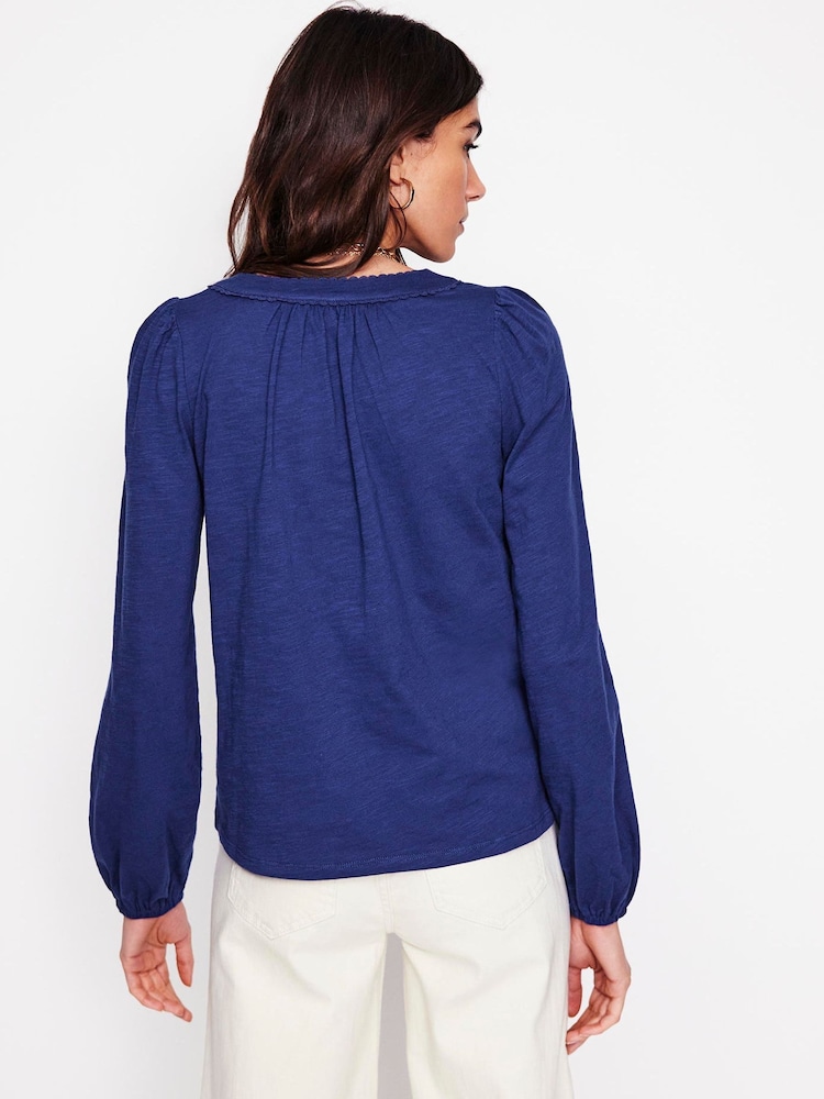 Blau - Boden Ava Langarmshirt aus 100% Baumwolle - Bild 2 von 5 Blau - Boden Ava Langarmshirt aus 100% Baumwolle - Bild 2 von 5