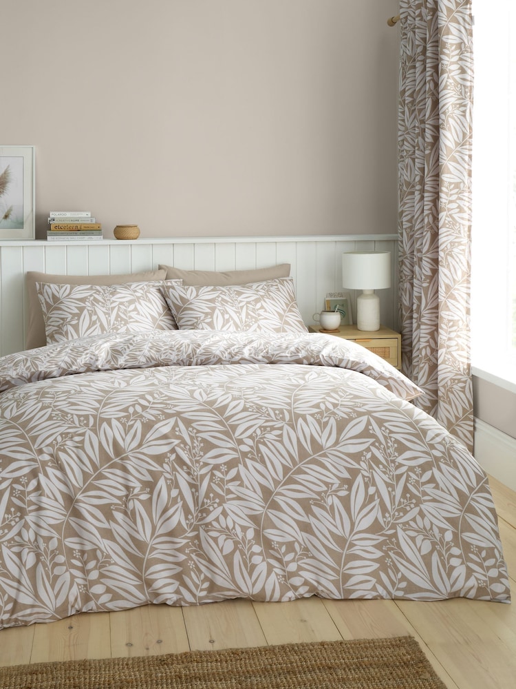 Catherine Lansfield Sorrel Leaf Floral Reversible Duvet Cover Set - Image 1 of 5