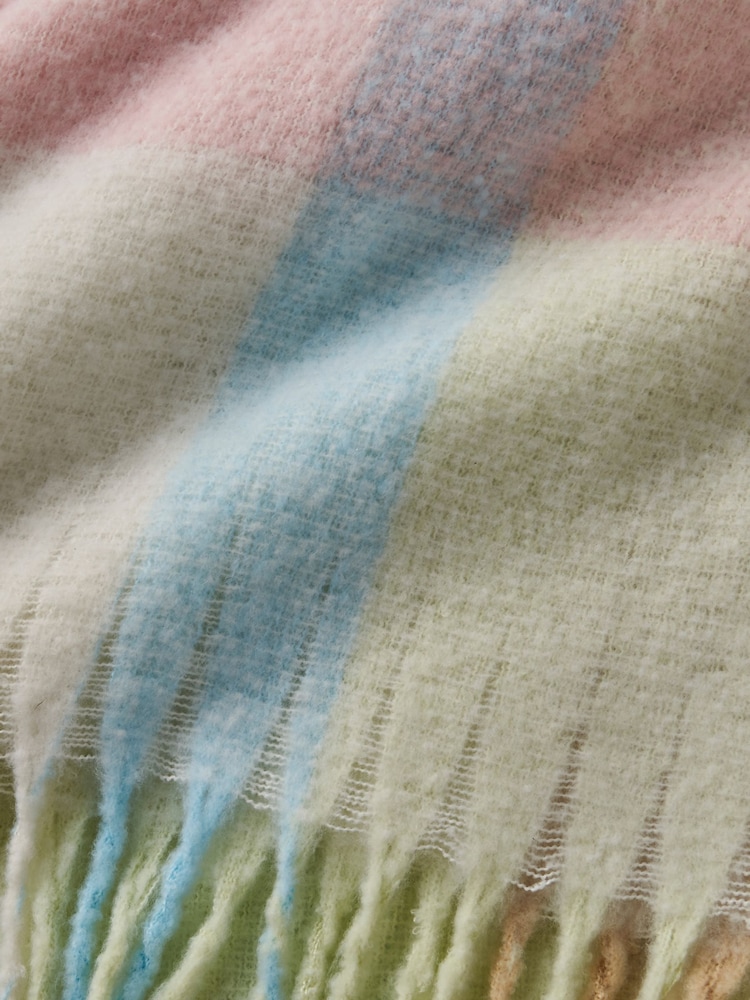 Catherine Lansfield Pink Check Throw - Image 2 of 3