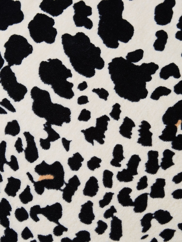 Catherine Lansfield Natural Leopard Print Cotton Beach Towel - Image 3 of 3
