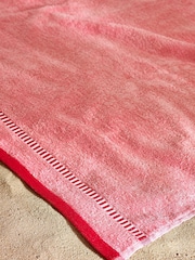 Catherine Lansfield Pink Beach Huts Cotton Extra Large Beach Towel - Image 3 of 3