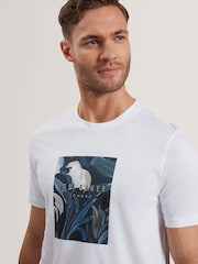 Weiß - Ted Baker Justino Short Sleeve Box Print Graphic 100% Cotton T-Shirt - Bild 3 von 7