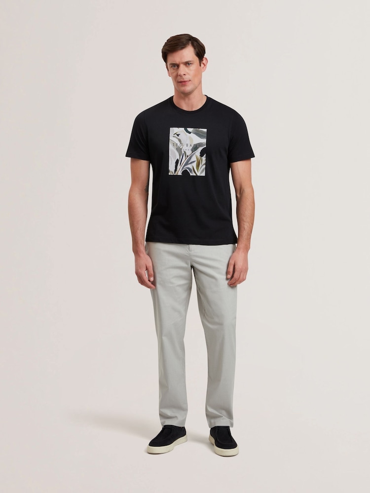Schwarz - Ted Baker Justino Short Sleeve Box Print Graphic 100% Cotton T-Shirt - Bild 1 von 8
