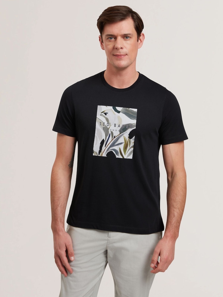 Schwarz - Ted Baker Justino Short Sleeve Box Print Graphic 100% Cotton T-Shirt - Bild 2 von 8