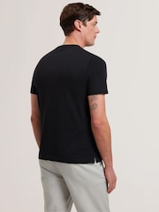 Schwarz - Ted Baker Justino Short Sleeve Box Print Graphic 100% Cotton T-Shirt - Bild 3 von 8