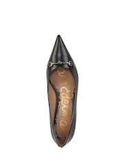 Zapatos de corte estándar de tacón bajo negros Kaya de Sam Edelman - Imagen 6 de 7