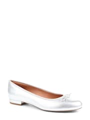Jones Bootmaker Soleil Leather Low Ballet Shoes - Image 4 of 6