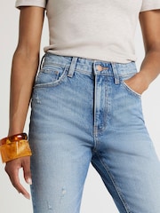 River Island моделируют джинсы в винтажном стиле с завышенной талией - Image 3 of 5