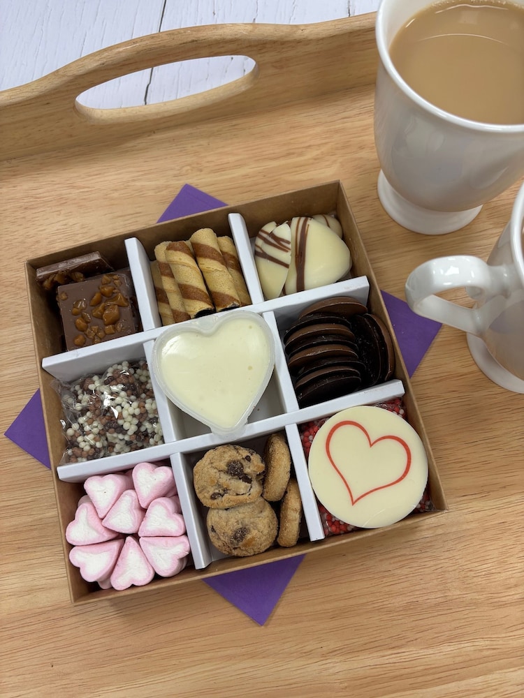 The Gourmet Chocolate Pizza Co Someone Special Chocolate Grazing Box - Image 1 of 6