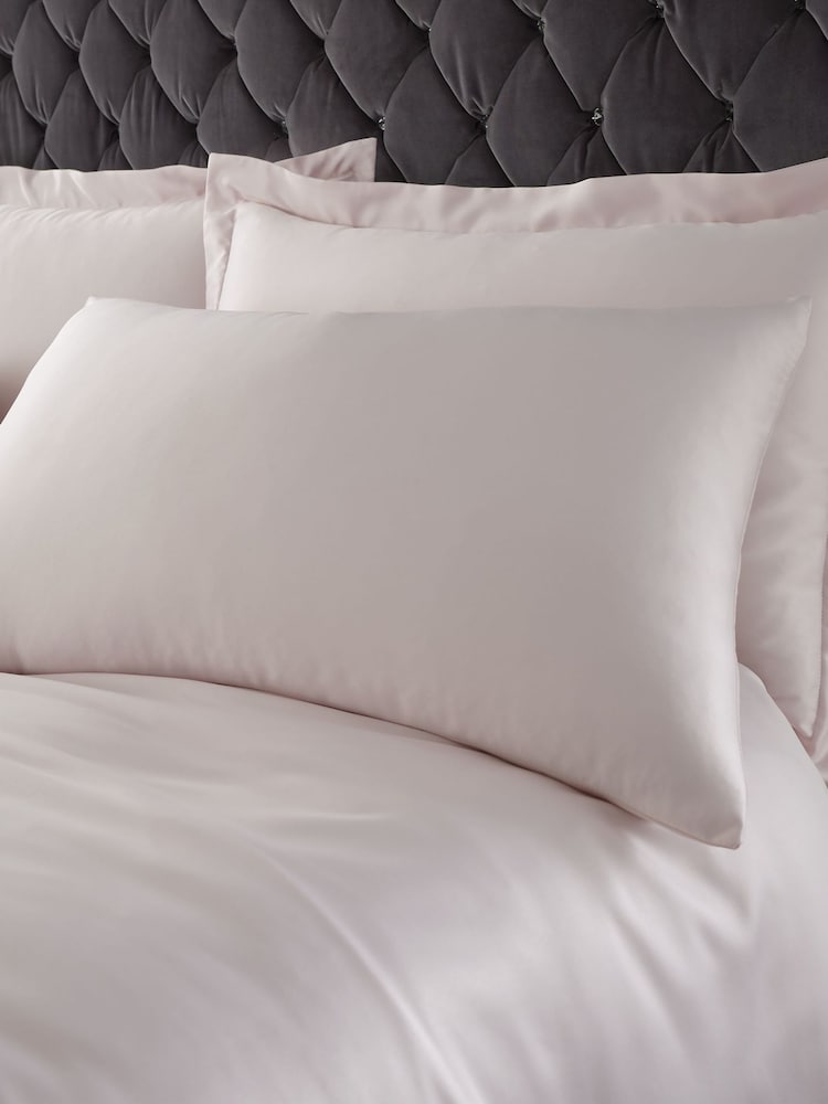 Catherine Lansfield Blush Silky Soft Satin Pillowcase - Image 1 of 2
