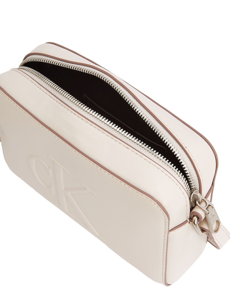 Calvin Klein White Sculpted Camera Bag - Image 2 of 5