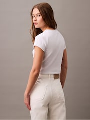 Weiß - Calvin Klein T-Shirt mit Monogramm - Bild 7 von 9
