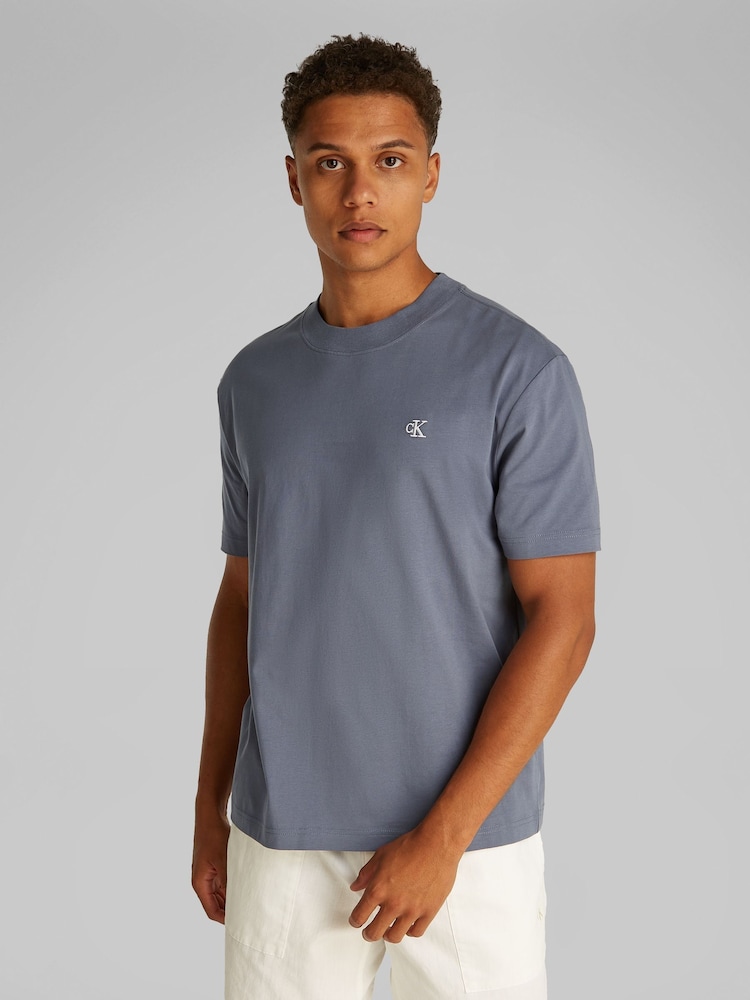 Сірий - Calvin Klein 100% Cotton Serif Font Graphic футболки - Image 1 of 7