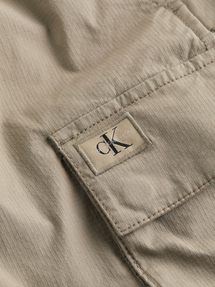 Calvin Klein Washed Cargo Shorts - Изображение 7 из 7