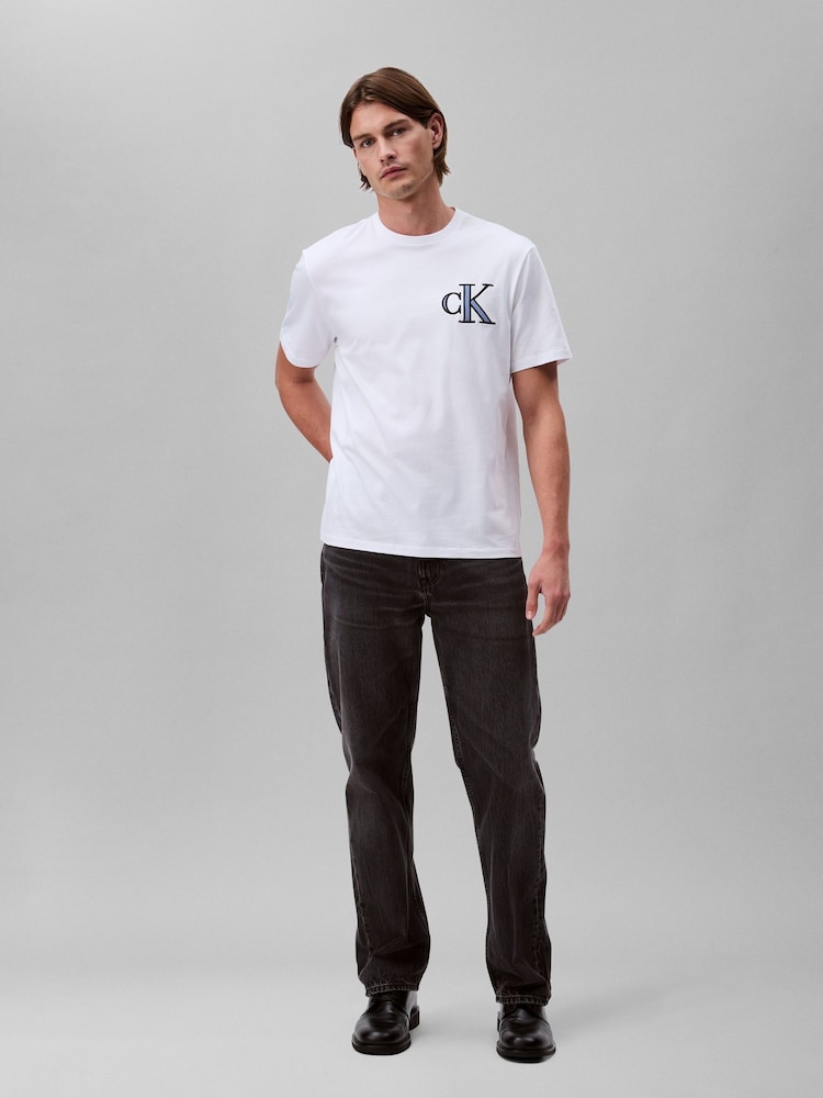 أبيض - تيشرت مريح رياضي قطن 100% من Calvin Klein - Image 2 of 6