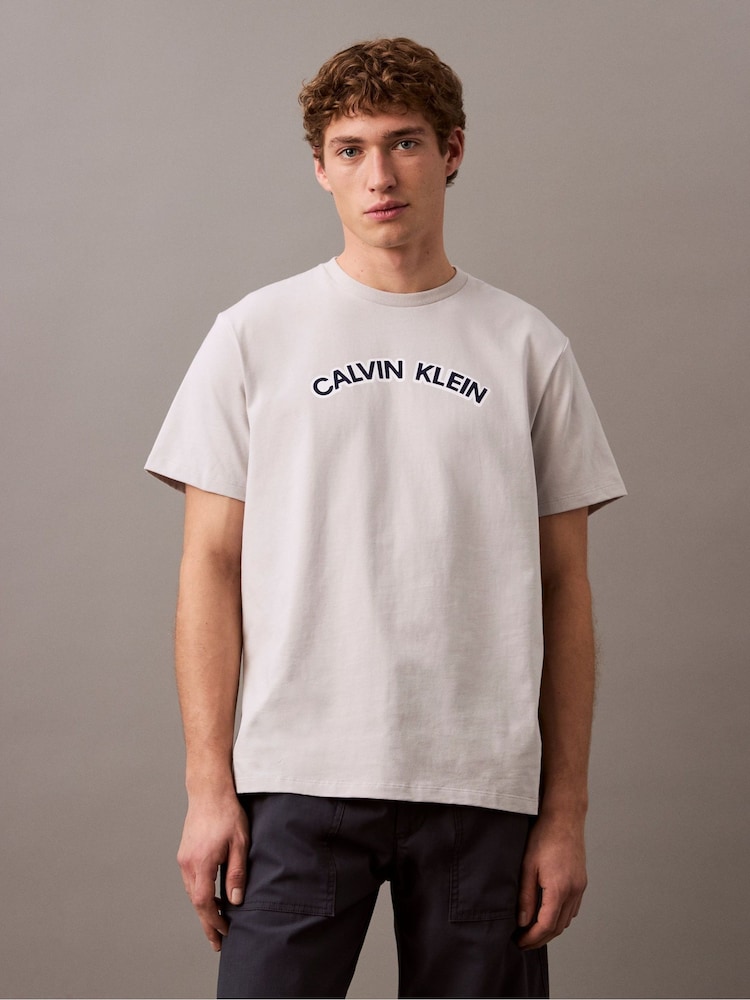 رمادي - Calvin Klein 100% Cotton Curve T-Shirt - صورة 1 من 5