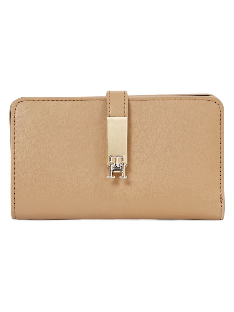 Tommy Hilfiger Natural Heritage Medium Wallet - Image 1 of 4 Tommy Hilfiger Natural Heritage Medium Wallet - Image 1 of 4