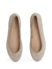 Tommy Hilfiger Tan Suede Ballerinas With Hardware - Image 6 of 6