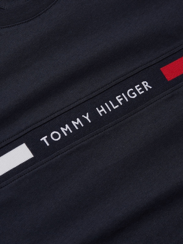 Blau - Tommy Hilfiger Regular Fit 100% Cotton T-Shirt With Logo Panel - Bild 7 von 7 Blau - Tommy Hilfiger Regular Fit 100% Cotton T-Shirt With Logo Panel - Bild 7 von 7