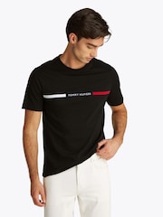 Черный - Футболка Tommy Hilfiger Regular Fit из 100% хлопка с логотипом на панели - Image 1 of 6