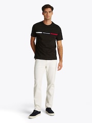Черный - Футболка Tommy Hilfiger Regular Fit из 100% хлопка с логотипом на панели - Image 2 of 6
