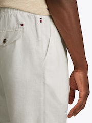 Tommy Hilfiger White Harlem Drawstring Linen Shorts - Image 4 of 6