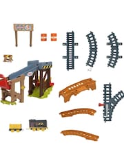 Thomas and Friends FisherPrice Diesel's Lift  Load Construction Set - Image 4 of 6