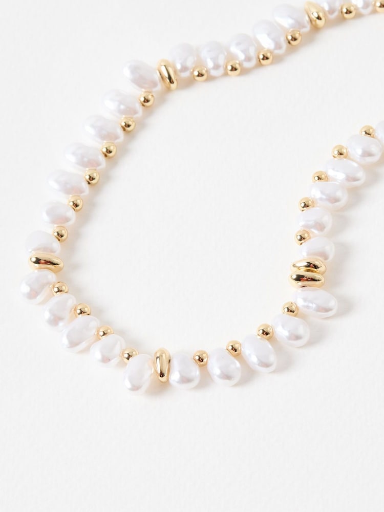 Oliver Bonas White Susie Faux Pearl and Gold Tone Bead Collar Necklace - Image 2 of 4