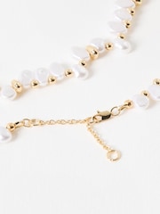 Oliver Bonas White Susie Faux Pearl and Gold Tone Bead Collar Necklace - Image 3 of 4