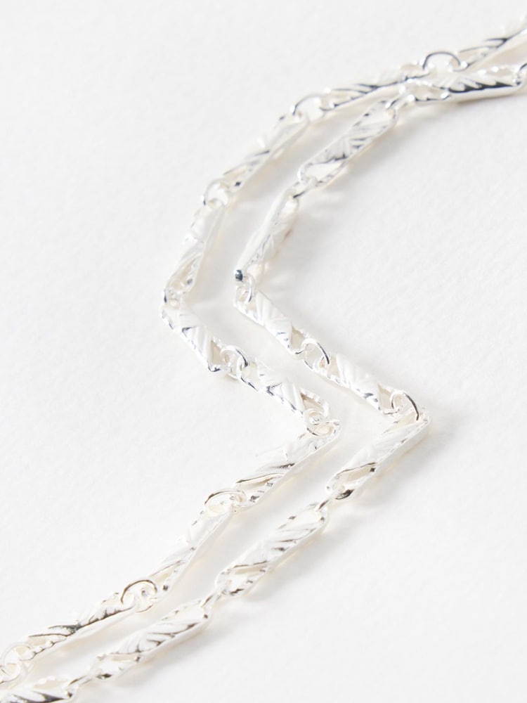 Oliver Bonas Silver Tone Elin Textured Bars Chain Necklace - Image 2 of 3