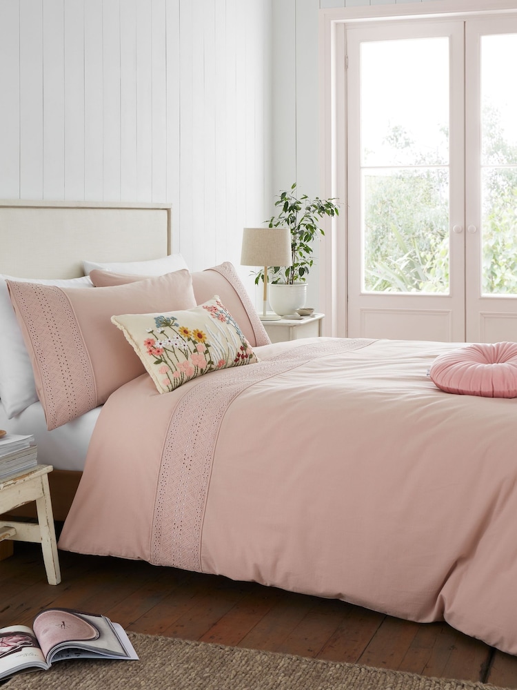 Catherine Lansfield Broderie Anglaise Duvet Cover Set - Изображение 1 из 3