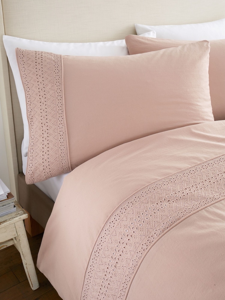 Catherine Lansfield Broderie Anglaise Duvet Cover Set - Изображение 2 из 3