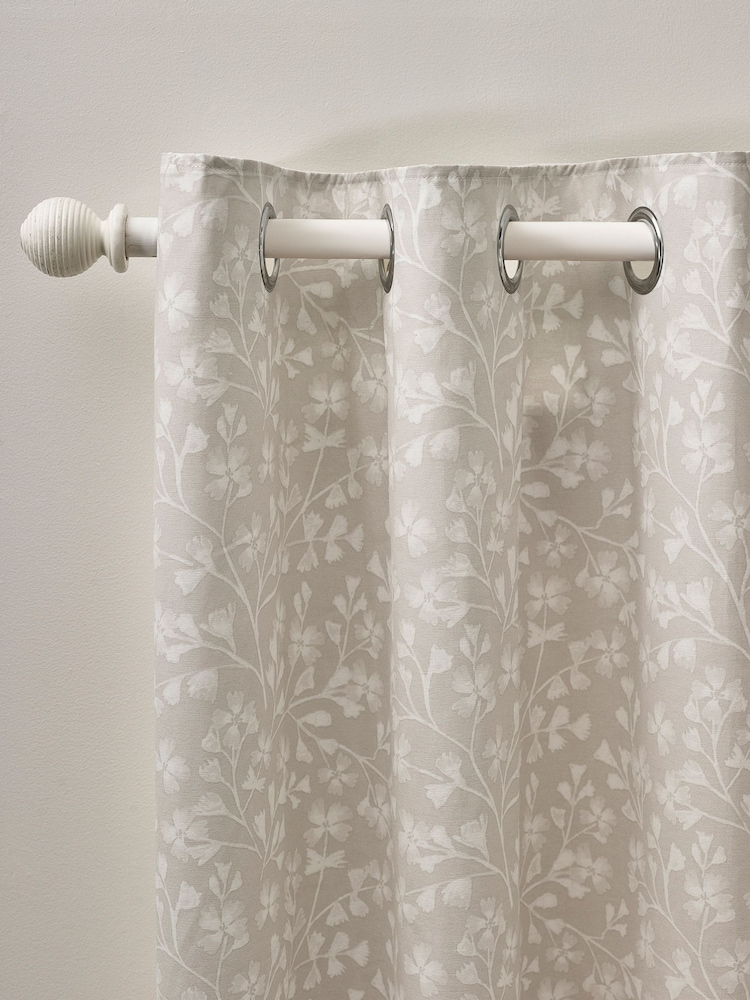 Catherine Lansfield Brooke Floral Print Lined Eyelet Curtains - Imagem 1 de 4