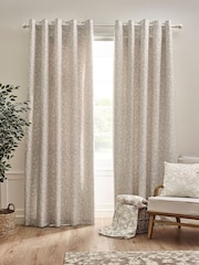 Catherine Lansfield Brooke Floral Print Lined Eyelet Curtains - Imagem 2 de 4