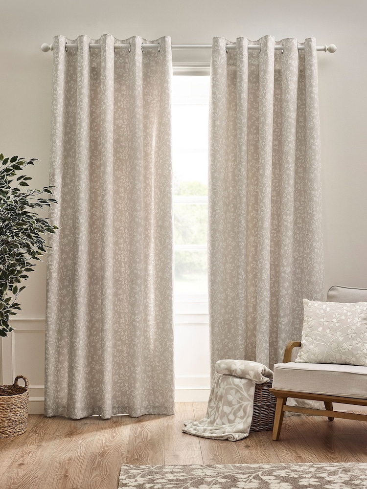 Catherine Lansfield Brooke Floral Print Lined Eyelet Curtains - Imagem 2 de 4