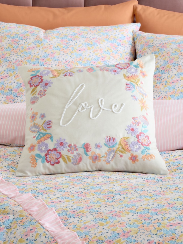 Catherine Lansfield Love Embroidered Cushion - صورة 1 من 2 Catherine Lansfield Love Embroidered Cushion - صورة 1 من 2