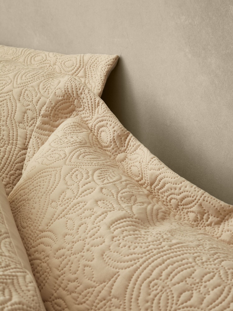 Pineapple Elephant Casablanca Pinsonic Pillowsham Pair - Image 2 of 2
