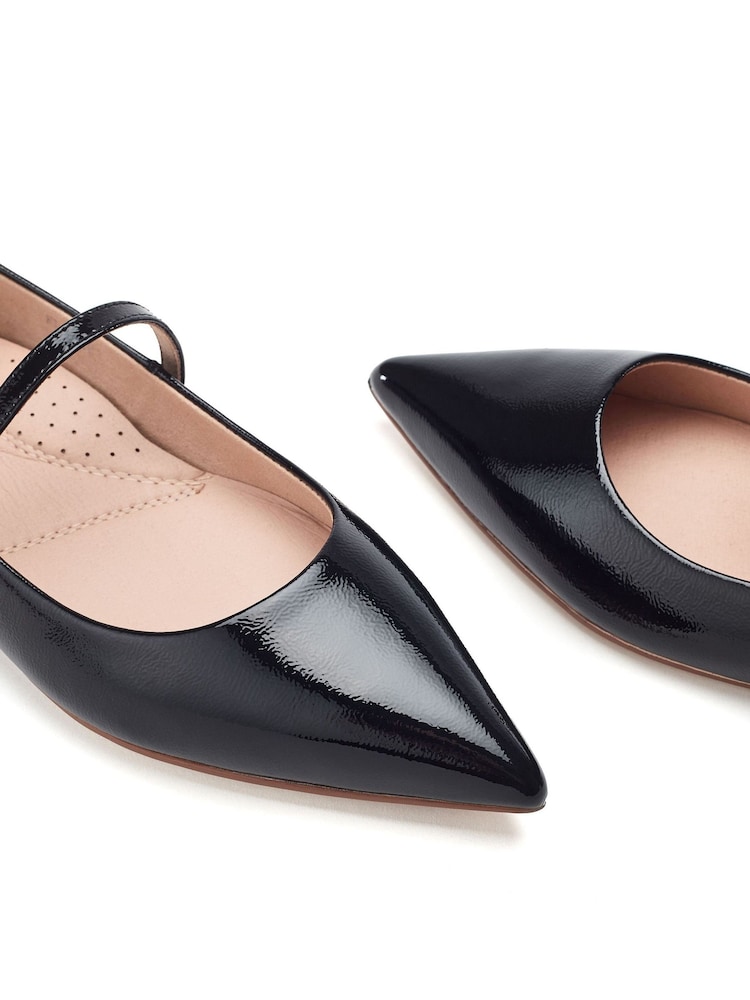 Moda in Pelle Flower Mary Jane Comfort Flat With Pointed Toe And Pearl Detail Shoes - Image 5 of 5 Moda in Pelle Flower Mary Jane Comfort Flat With Pointed Toe And Pearl Detail Shoes - Image 5 of 5