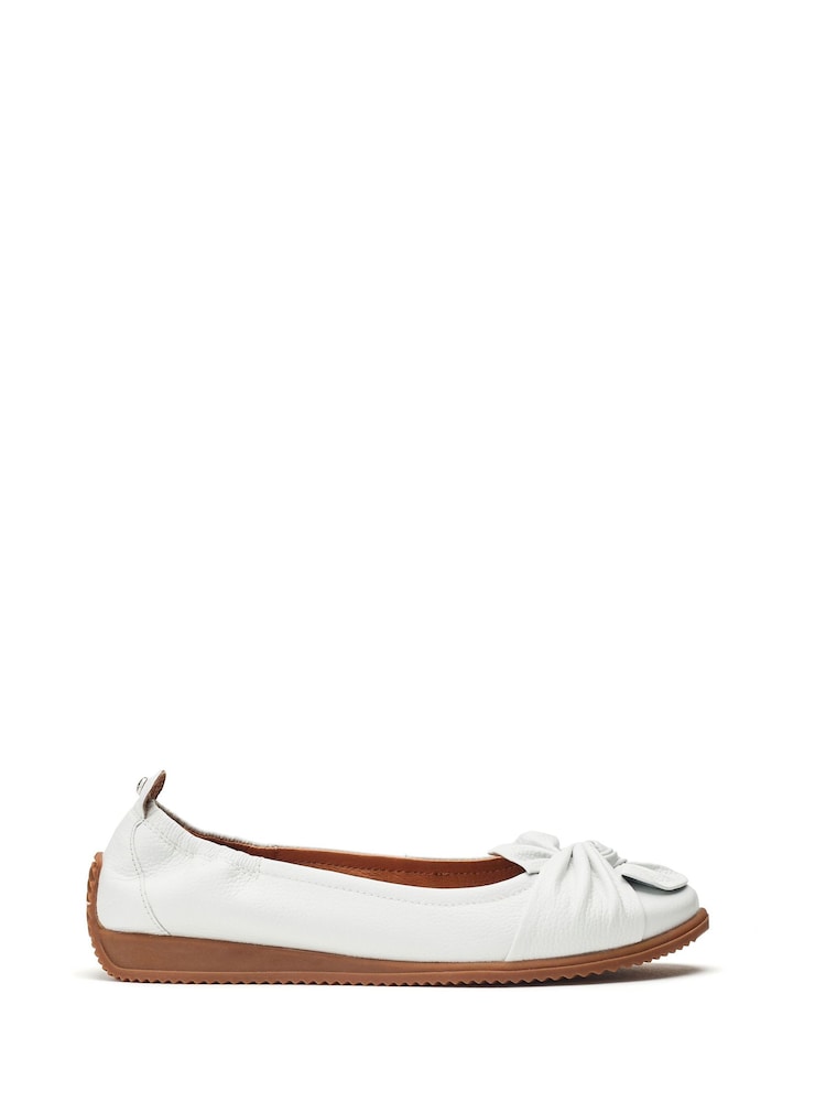 Blanco - Moda in Pelle Echium Slip-On Leather Flat With Twisted Knot Detail Shoes - Imagen 2 de 5 Blanco - Moda in Pelle Echium Slip-On Leather Flat With Twisted Knot Detail Shoes - Imagen 2 de 5