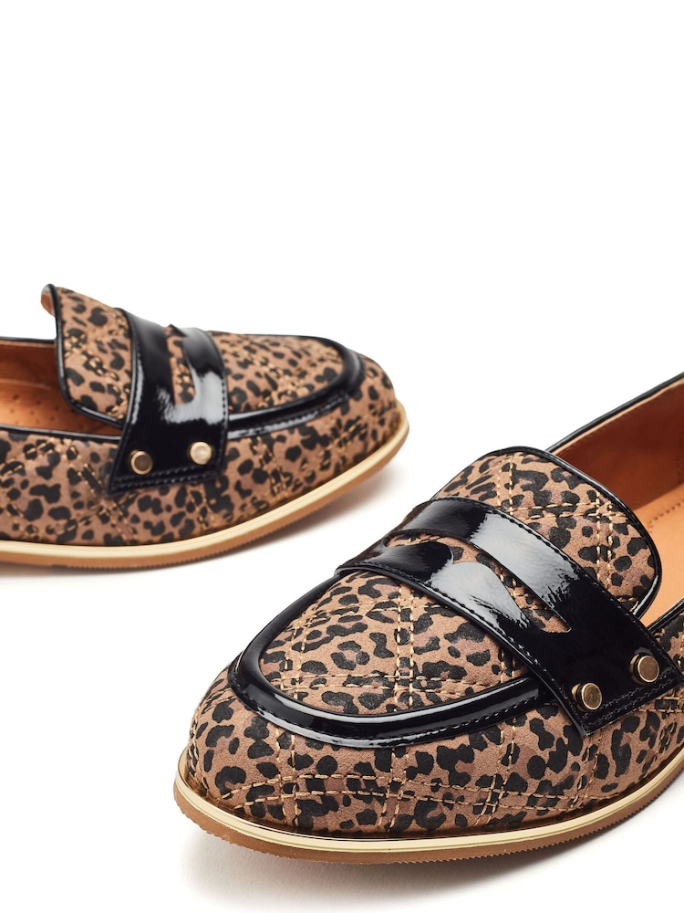 Moda in Pelle Animal Fiorela Quilted Smart Comfort Loafers With Saddle Detail - Image 5 of 5 Moda in Pelle Animal Fiorela Quilted Smart Comfort Loafers With Saddle Detail - Image 5 of 5