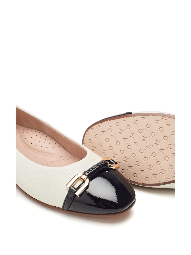 Blanco - Moda in Pelle Fegra Snaffle Trim Square Toe Comfort Ballerinas - Imagen 5 de 5